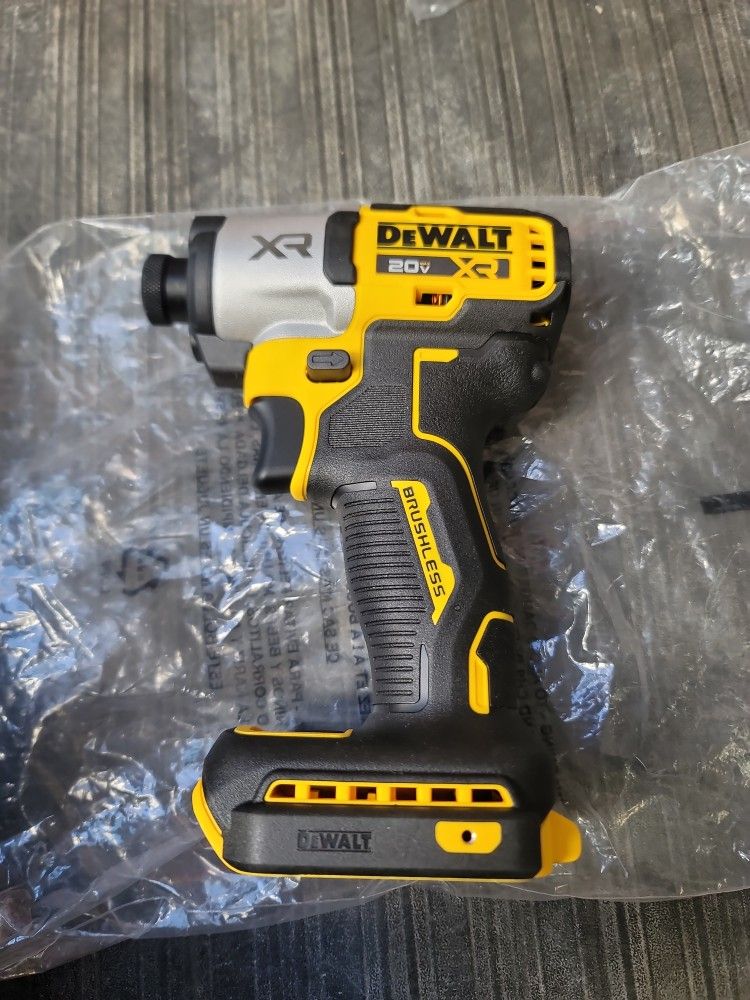 DEWALT 20VMAX XR BRUSHLESS 1/4"(6MM) CORDLESS IMPACT DRIVER NEW (TOOL ONLY) PRICE IS FIRM