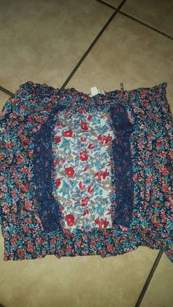 Cute summer strapless floral shirt