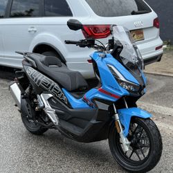 Scooters 50cc 150cc 200cc 250cc