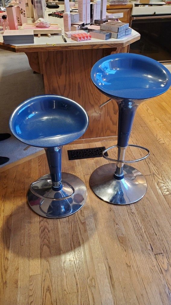 2 Adjustable Barstools (Pick Up Only)