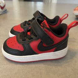 Toddler Low Top Nike Shoes! 