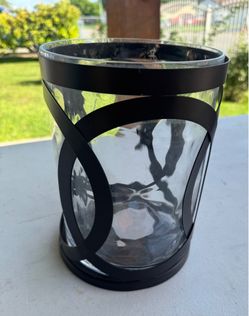 Hurricane vase