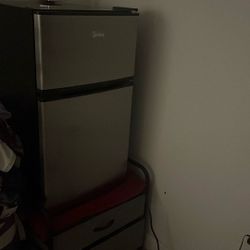 Mini Fridge 