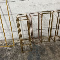 It’s a metal used for wedding party. I have seven.