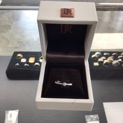 18kt Gold Diamond Ring