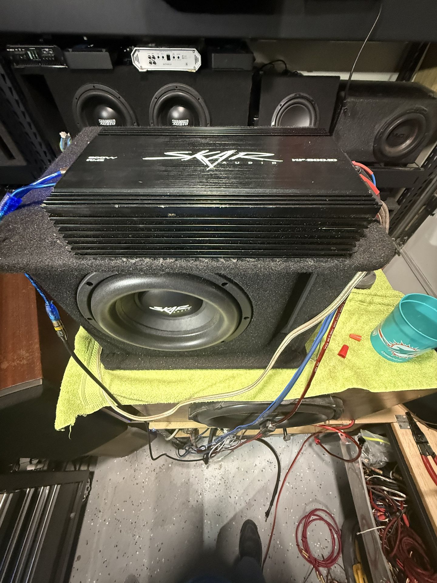 Skar 10” Sdr In Skar Ported Box With Skar 800 Watt Amp