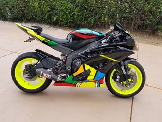 Custom Paint Yamaha R6