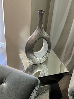 3. Side  table front table they have a chi