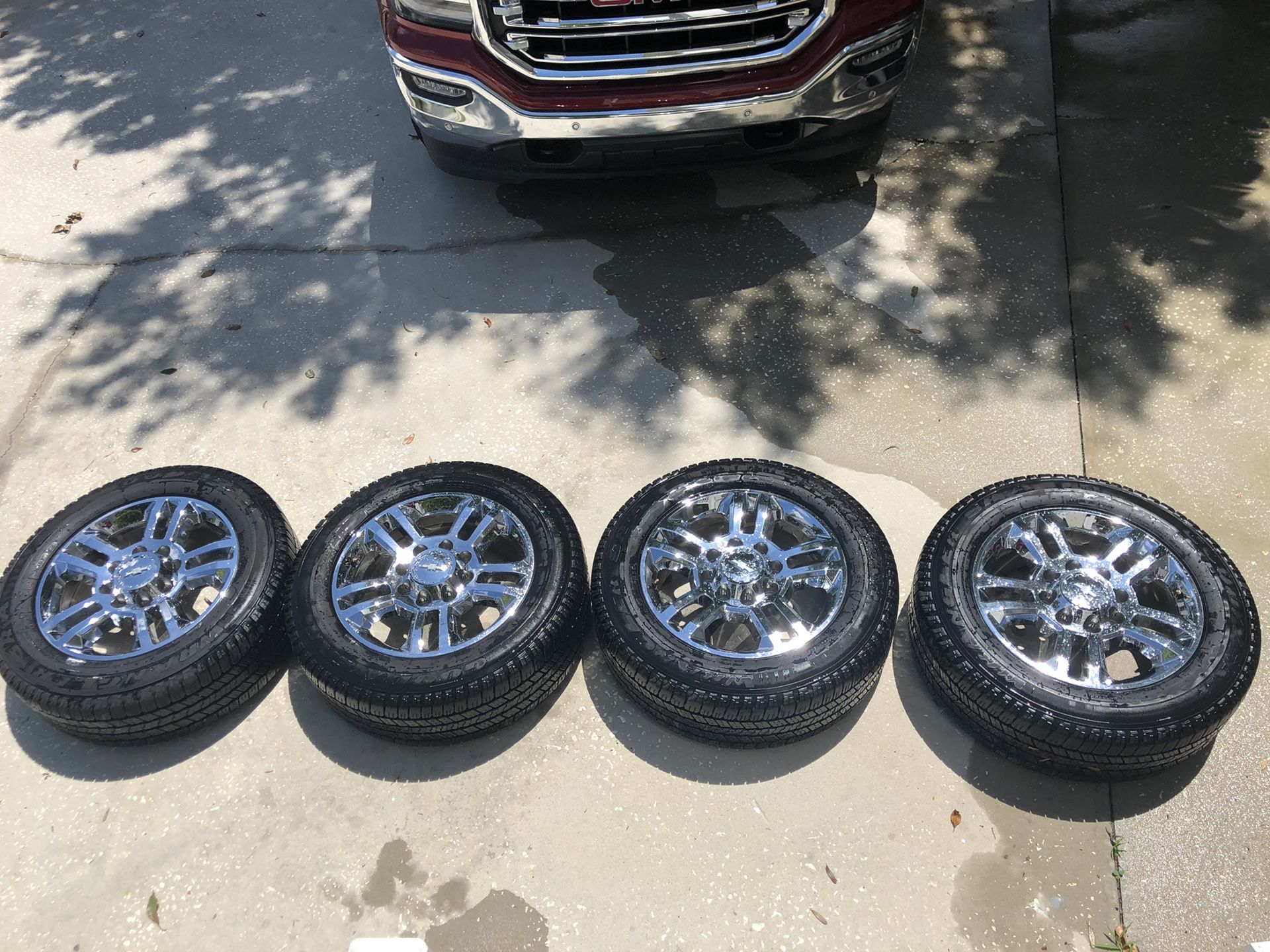 2019 Chevy Silverado High Country Wheels & Tires