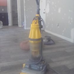 good working yellow Dyson 