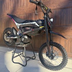 BRAND NEW ELECTRIC DIRTBIKE