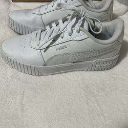 6.5 Woman’s Puma Carina 2.0