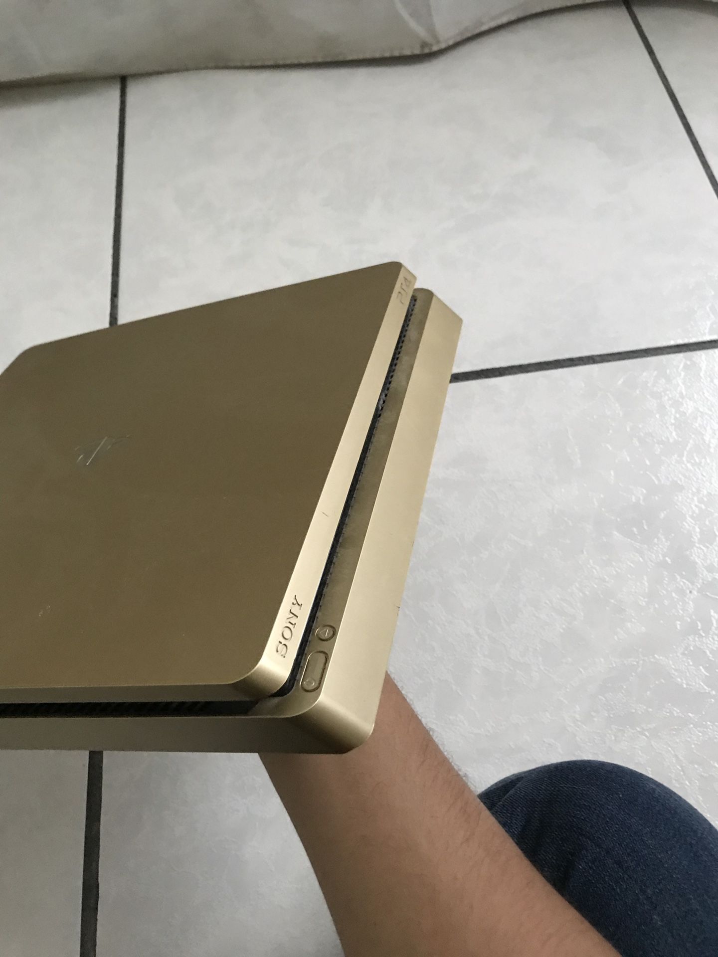 Ps4 gold edition 1tb