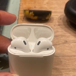 Apple Ear Pods