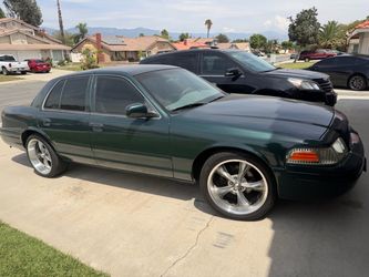 2000 Ford Crown Victoria
