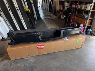 2023-2025 Ford F-250 F-350 Super Duty Rear Bumper No Sensor Holes OEM Takeoff