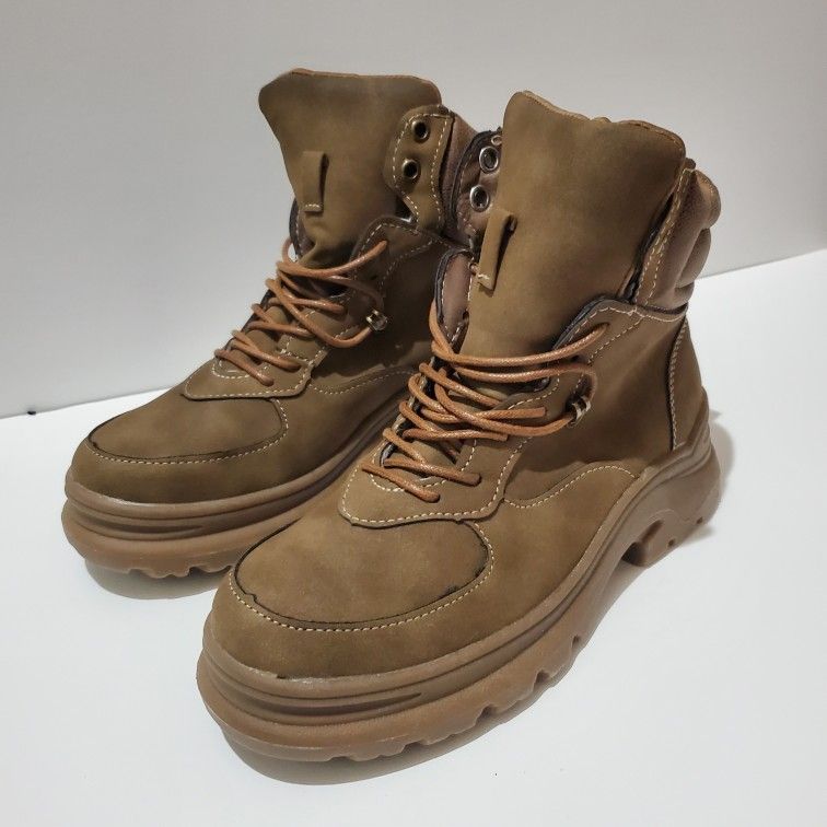 Womens Boots Size 10