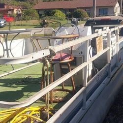 Pontoon Boat 20 Ft 82 Model