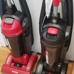 NEW cond  BAGLESS  COMMERCIAL SANITARE VACUUM. , WITH ATTACHMENTS  , AMAZING SUCTION   , WORKS EXCELLENT    IN THE BOX 