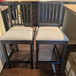  Bar Stools