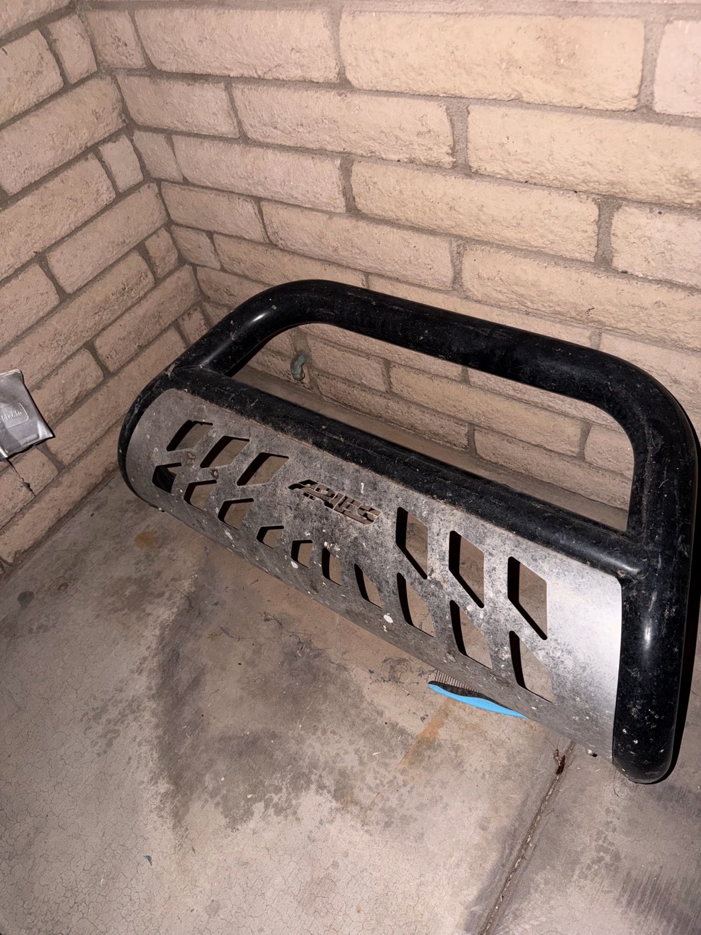 Front bumper for a truck