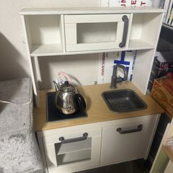 Play Kitchen