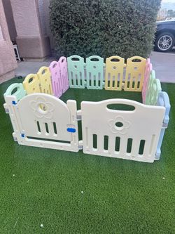 Baby playpen (indoor / outdoor)