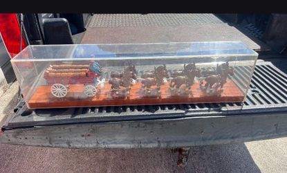 Vintage Cast Iron Budweiser Beer Wagon 8 Clydesdale Horses and Drivers Display large