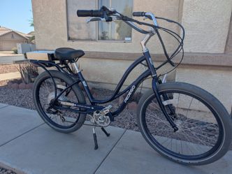 Pedego Comfort Cruiser Electric Bike. 36 v. 25 mph. Like New condition 👌🏼