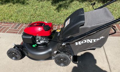 Honda HRN216 Mower (brand new in the box)