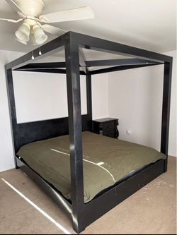 Wood stained Four-Poster Canopy Bed Frame