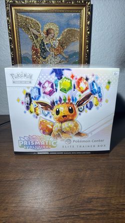 Pokémon Prismatic Evolutions Elite Trainer Box