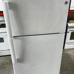 GE 19.2 CU. FT. TOP FREEZER REFRIGERATOR IN WHITE