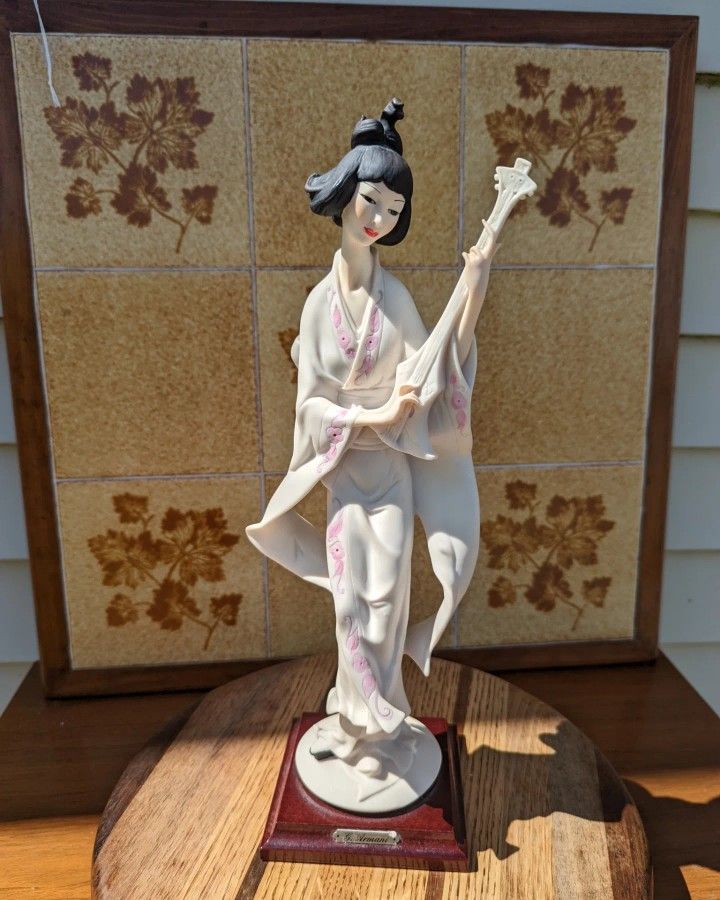 Giuseppe Armani Statue Of Asian Woman 