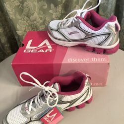 Women’s size 9 running/walking {url removed} gear brand .new in box