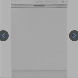 Frigidaire 24-in Front Control Built-in Dishwasher ( White )