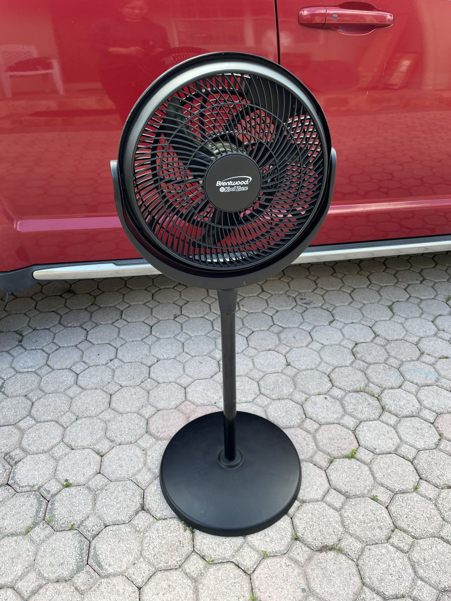 Brentwood Kool Zone Fan In Excellent Working Condition $30 Firm On Price