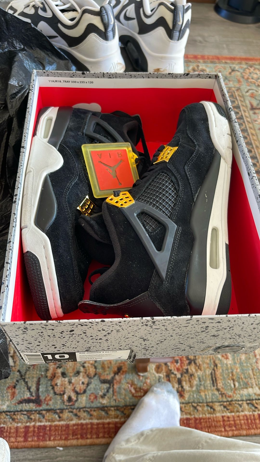 JORDAN 4 RETRO ‘Royalty’ Kicks