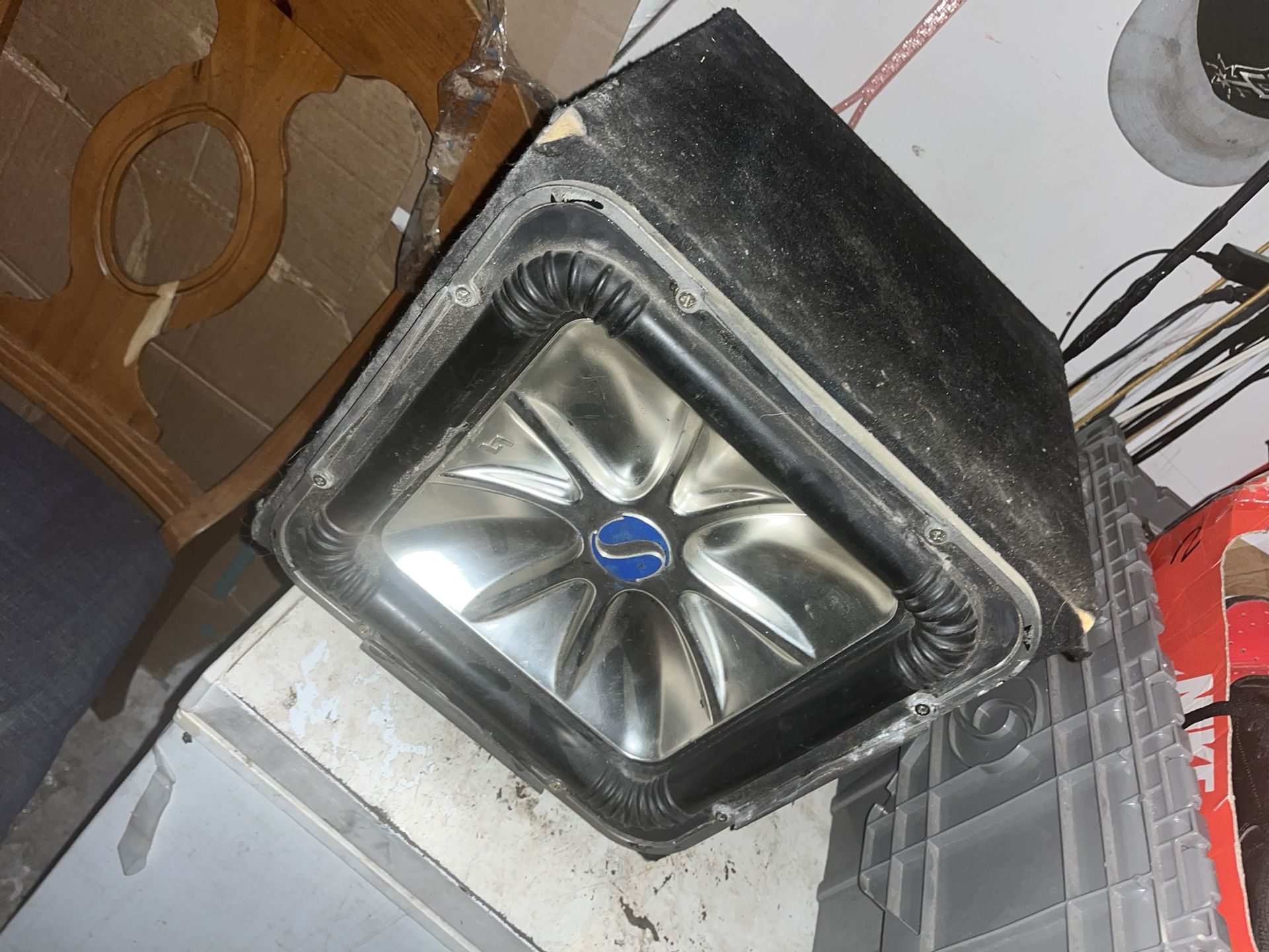 12 Kicker + BOSS Amp Kicks Hard