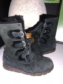 Ugg boots size 6 sn 1392