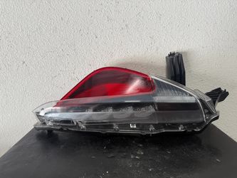 TOYOTA PRUIS PRIME LEFT BUMPER TAILLIGHT 2021