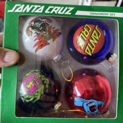 Santa Cruz Holiday Ornaments Set 