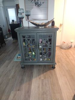 Beautiful Stand With Glass . Changing Out My Colors This Is Why I'm Selling It. 