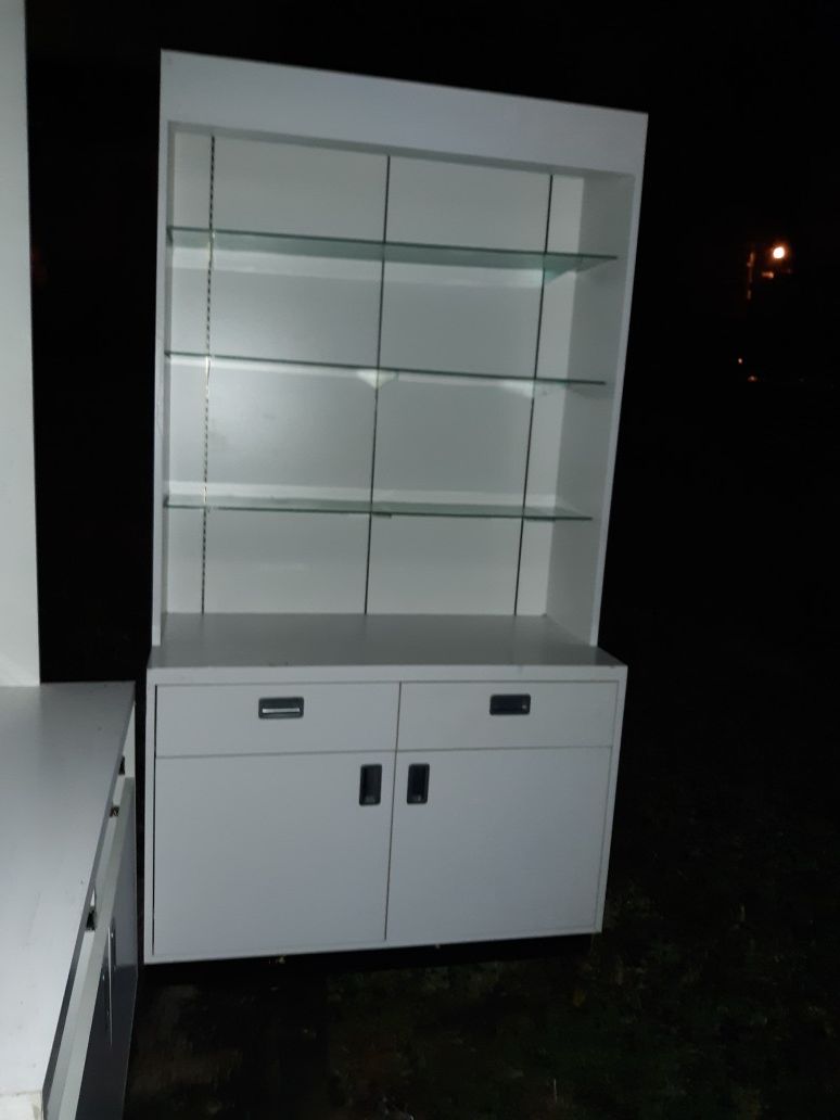 Display cabinet / dresser / shelving unit