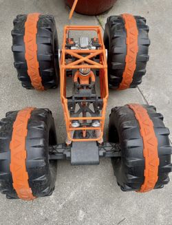 Giant Crusher 4WD Remote Control Truck