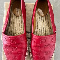 Gucci Leather Flats 