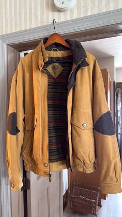Territory ahead, suede jacket, men’s size large