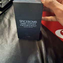 Spice Bomb Dark Leather 