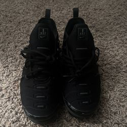 vapor max black size 9.5