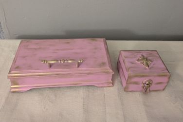 Set Of 2 Pink And Golden Distressed Jewelry Boxes